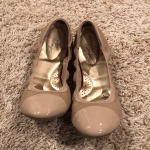 Never worn nude flats